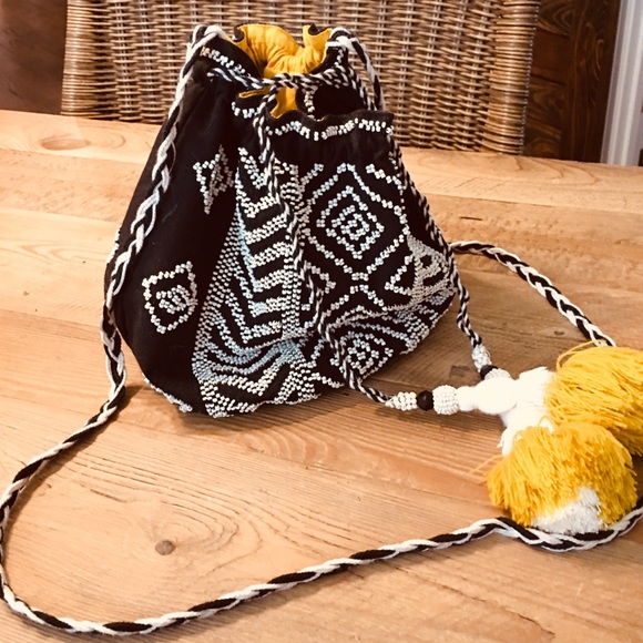 Anthropologie Handbags - Anthropologie beaded bag